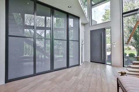 Photo 1 at 31 Overton Crescent, Don Mills, Toronto