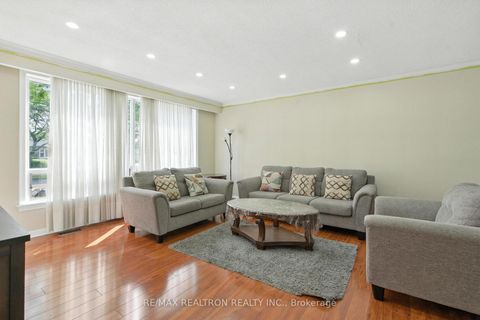 Photo 9 at 498 Midland Avenue, Cliffside, Toronto