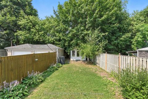 Photo 11 at 498 Midland Avenue, Cliffside, Toronto