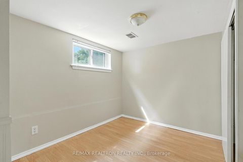 Photo 13 at 498 Midland Avenue, Cliffside, Toronto