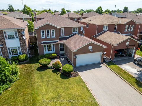 Photo 2 at 17 Lavery Trail, Highland Creek, Toronto
