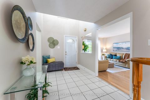 Photo 4 at 17 Lavery Trail, Highland Creek, Toronto