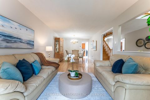 Photo 7 at 17 Lavery Trail, Highland Creek, Toronto