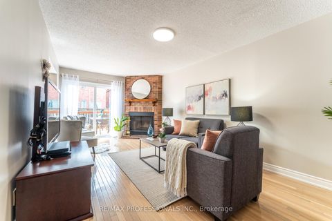Photo 10 at 17 Lavery Trail, Highland Creek, Toronto