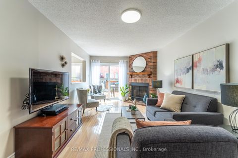 Photo 11 at 17 Lavery Trail, Highland Creek, Toronto