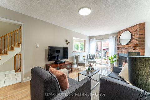 Photo 12 at 17 Lavery Trail, Highland Creek, Toronto