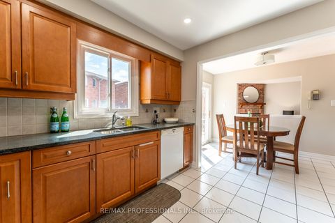 Photo 17 at 17 Lavery Trail, Highland Creek, Toronto