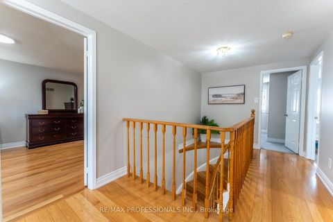 Photo 32 at 17 Lavery Trail, Highland Creek, Toronto