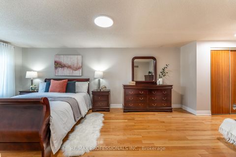 Photo 33 at 17 Lavery Trail, Highland Creek, Toronto