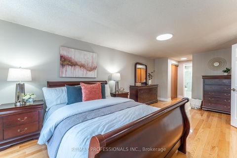 Photo 34 at 17 Lavery Trail, Highland Creek, Toronto