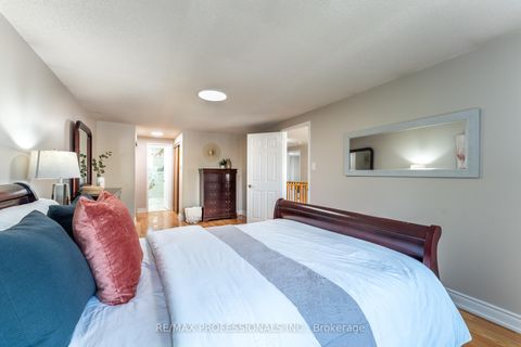 Photo 35 at 17 Lavery Trail, Highland Creek, Toronto