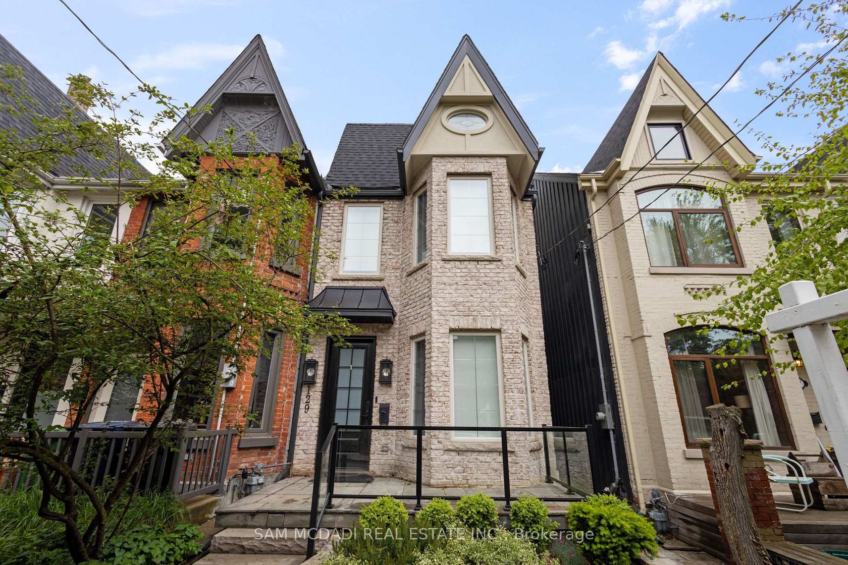 129 Beaconsfield Avenue, Little Portugal, Toronto 