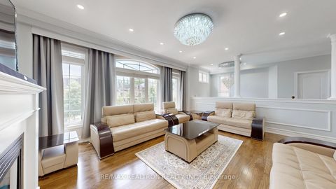 Photo 4 at 72 Headwater Crescent, Oak Ridges, Richmond Hill Photo 4 at 72 Headwater Crescent, Oak Ridges, Richmond Hill