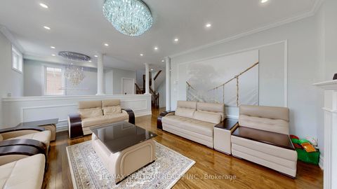 Photo 5 at 72 Headwater Crescent, Oak Ridges, Richmond Hill Photo 5 at 72 Headwater Crescent, Oak Ridges, Richmond Hill