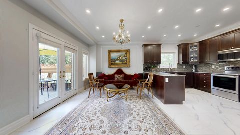 Photo 6 at 72 Headwater Crescent, Oak Ridges, Richmond Hill Photo 6 at 72 Headwater Crescent, Oak Ridges, Richmond Hill