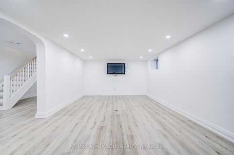 Photo 38 at 3 Silverwood Avenue, Forest Hill South, Toronto