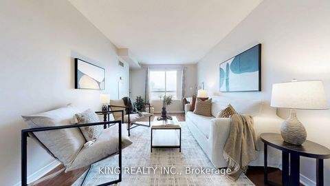 Photo 13 at 901 - 23 Oneida Crescent, Langstaff, Richmond Hill
