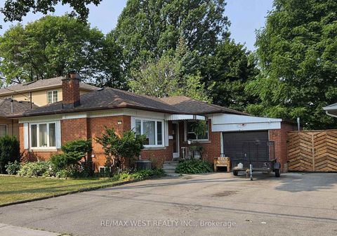 Photo 0 at 30 Golfwood Heights, The Westway, Toronto
