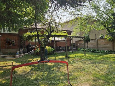 Photo 2 at 30 Golfwood Heights, The Westway, Toronto