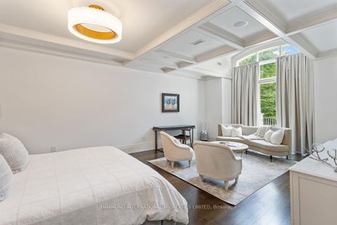 Photo 33 at 40 Golf Avenue, East Woodbridge, Vaughan