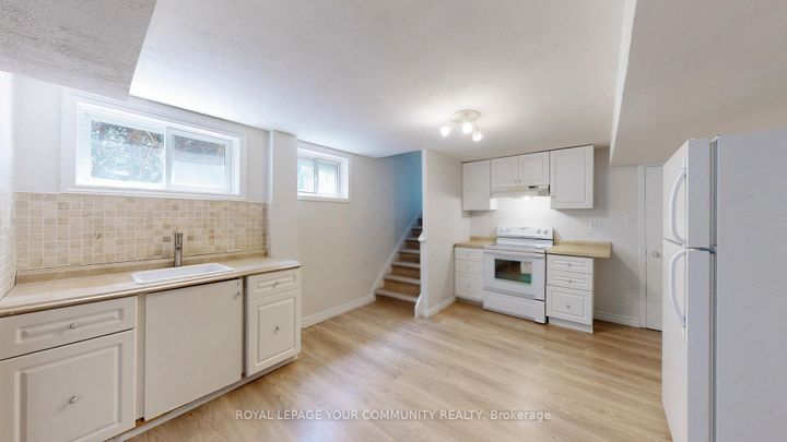 Photo 36 at 39 Silverview Drive, Newtonbrook East, Toronto