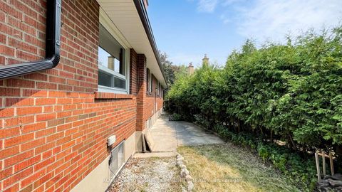 Photo 41 at 39 Silverview Drive, Newtonbrook East, Toronto