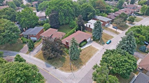 Photo 47 at 39 Silverview Drive, Newtonbrook East, Toronto