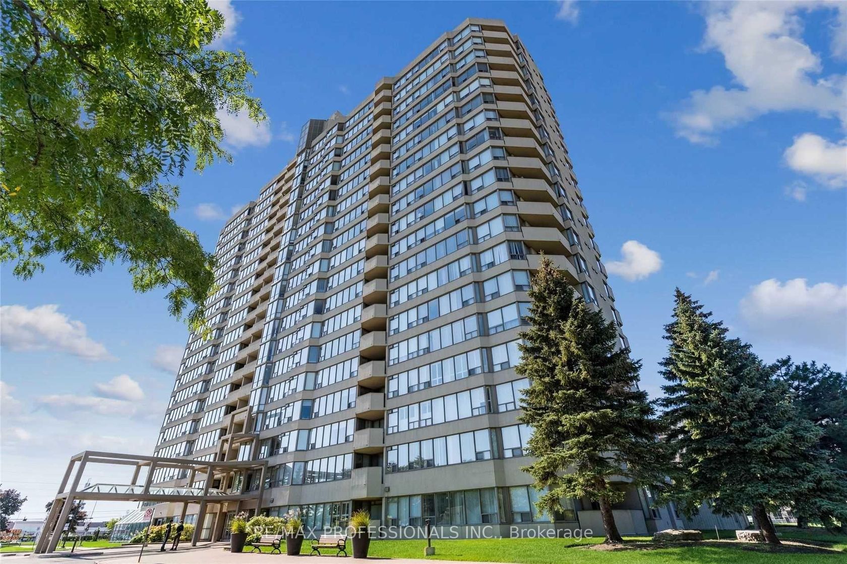 1703 - 700 Constellation Drive, Hurontario, Mississauga 