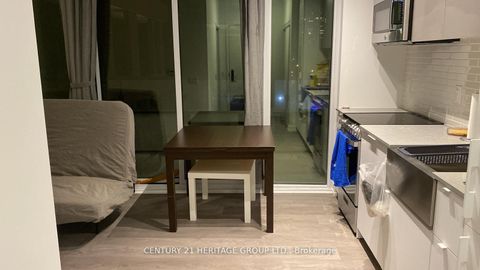 Photo 5 at 402 - 270 Dufferin Street, South Parkdale, Toronto