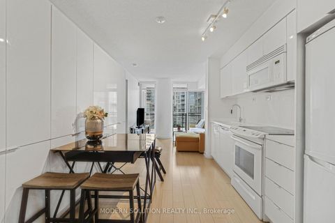 Photo 7 at 925 - 10 Capreol Court, Waterfront Communities C1, Toronto