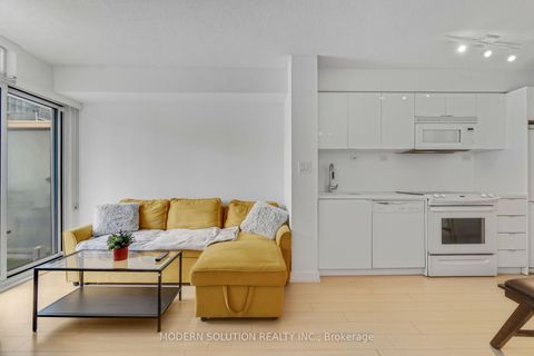 Photo 10 at 925 - 10 Capreol Court, Waterfront Communities C1, Toronto