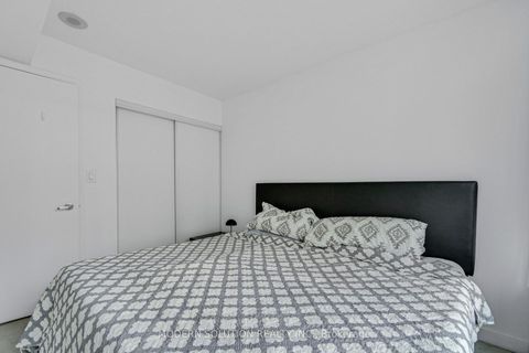 Photo 14 at 925 - 10 Capreol Court, Waterfront Communities C1, Toronto