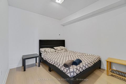 Photo 15 at 925 - 10 Capreol Court, Waterfront Communities C1, Toronto