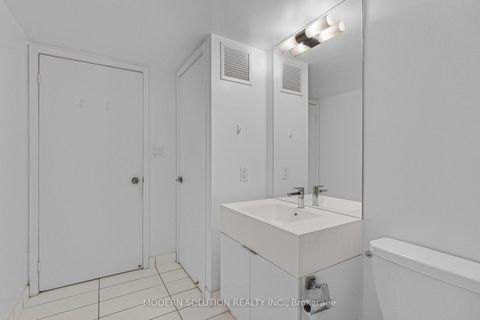 Photo 19 at 925 - 10 Capreol Court, Waterfront Communities C1, Toronto