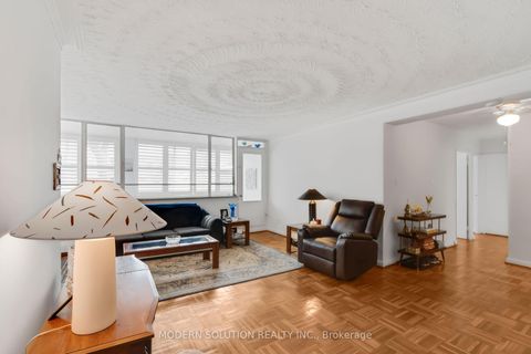 Photo 7 at 1 - 8 Kinsdale Boulevard, Queensway, Toronto