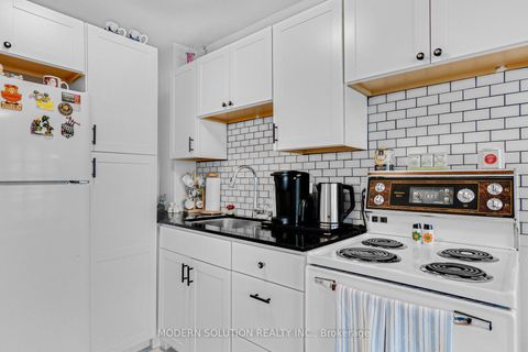 Photo 13 at 1 - 8 Kinsdale Boulevard, Queensway, Toronto