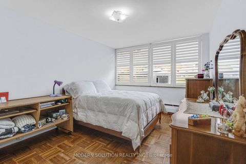 Photo 15 at 1 - 8 Kinsdale Boulevard, Queensway, Toronto
