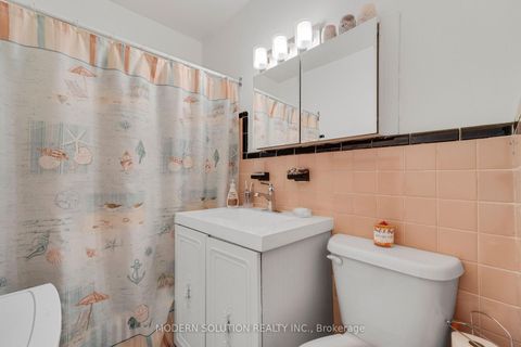 Photo 19 at 1 - 8 Kinsdale Boulevard, Queensway, Toronto