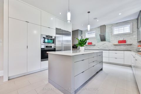 Photo 9 at 283 Jennings Crescent, BR Bronte, Oakville