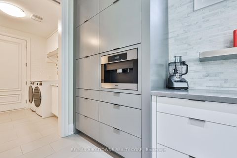 Photo 11 at 283 Jennings Crescent, BR Bronte, Oakville