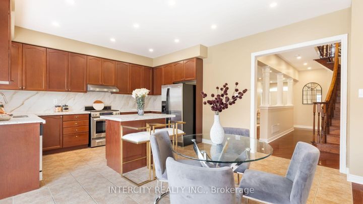 Photo 16 at 16 Venice Gate Drive, Vellore Village, Vaughan