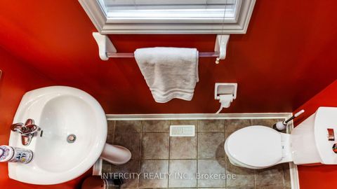 Photo 5 at 16 Venice Gate Drive, Vellore Village, Vaughan