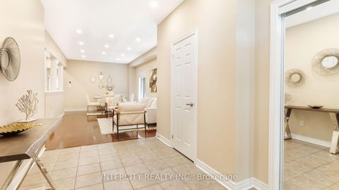 Photo 6 at 16 Venice Gate Drive, Vellore Village, Vaughan
