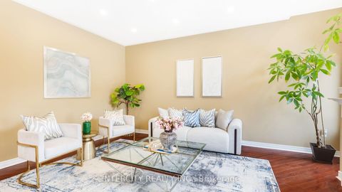 Photo 14 at 16 Venice Gate Drive, Vellore Village, Vaughan