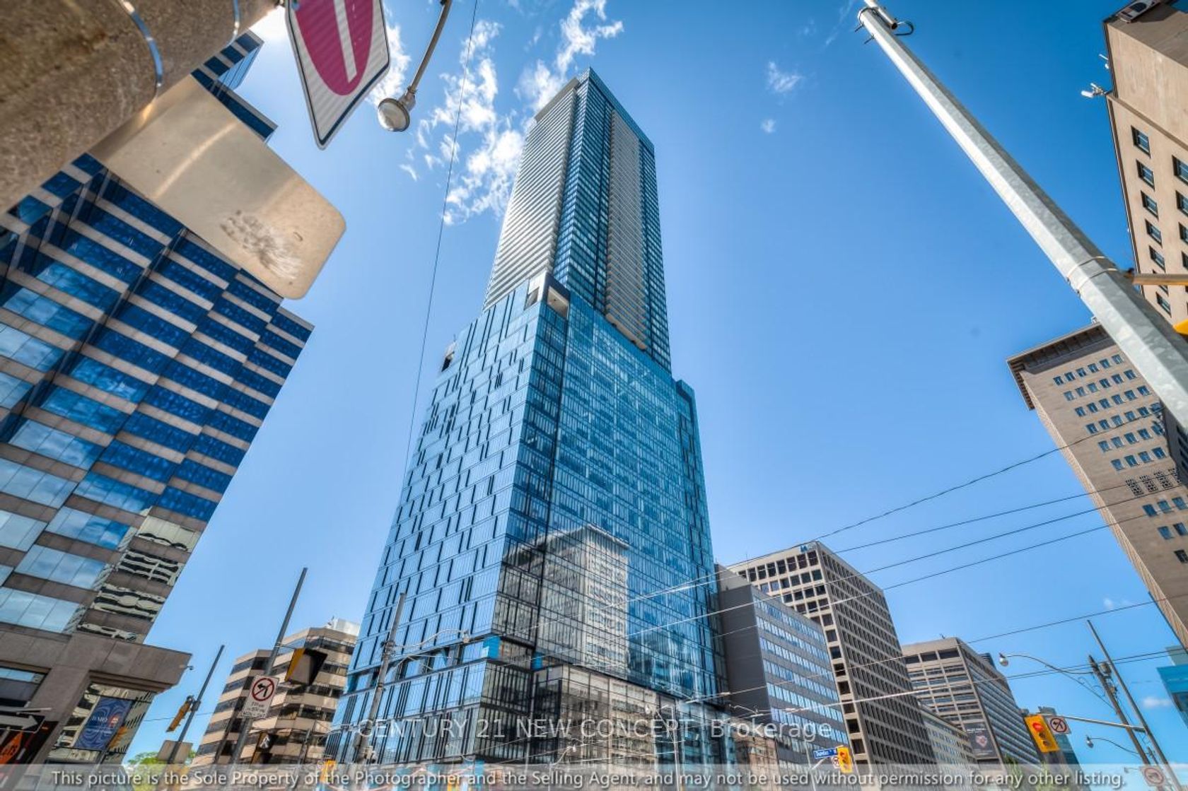 3711 - 488 University Avenue, Chinatown, Toronto by Loree Meneguzzi Real Estate 3711 - 488 University Avenue, Chinatown, Toronto