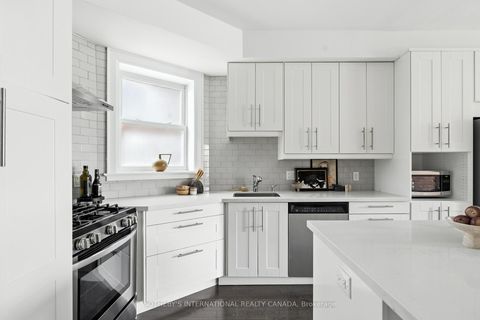 Photo 11 at 31 Major Street, University, Toronto