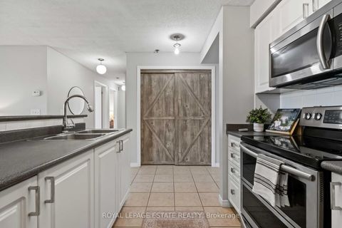 Photo 4 at 325 - 684 Warden Avenue, Birchmount, Toronto
