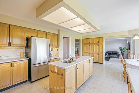 Photo 9 at 152 Cranberry Lane, Aurora Highlands, Aurora