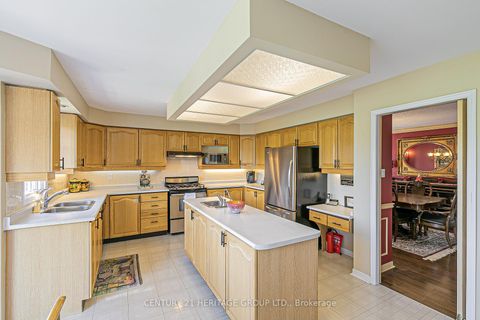 Photo 10 at 152 Cranberry Lane, Aurora Highlands, Aurora