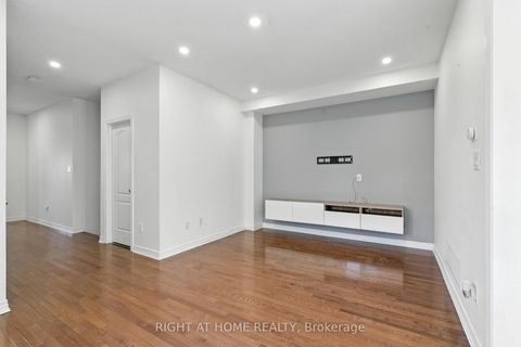 Photo 7 at 215 Canada Drive, Vellore Village, Vaughan
